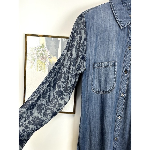 Rails Chambray Button Down with Floral Detailing SZ S - Picture 4 of 7